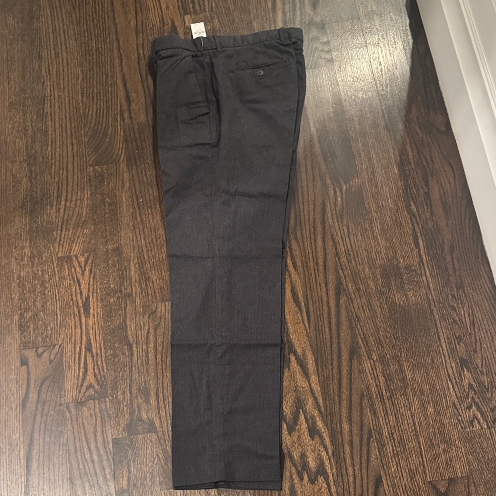 GAP Men's charcoal Gray herringbone pants